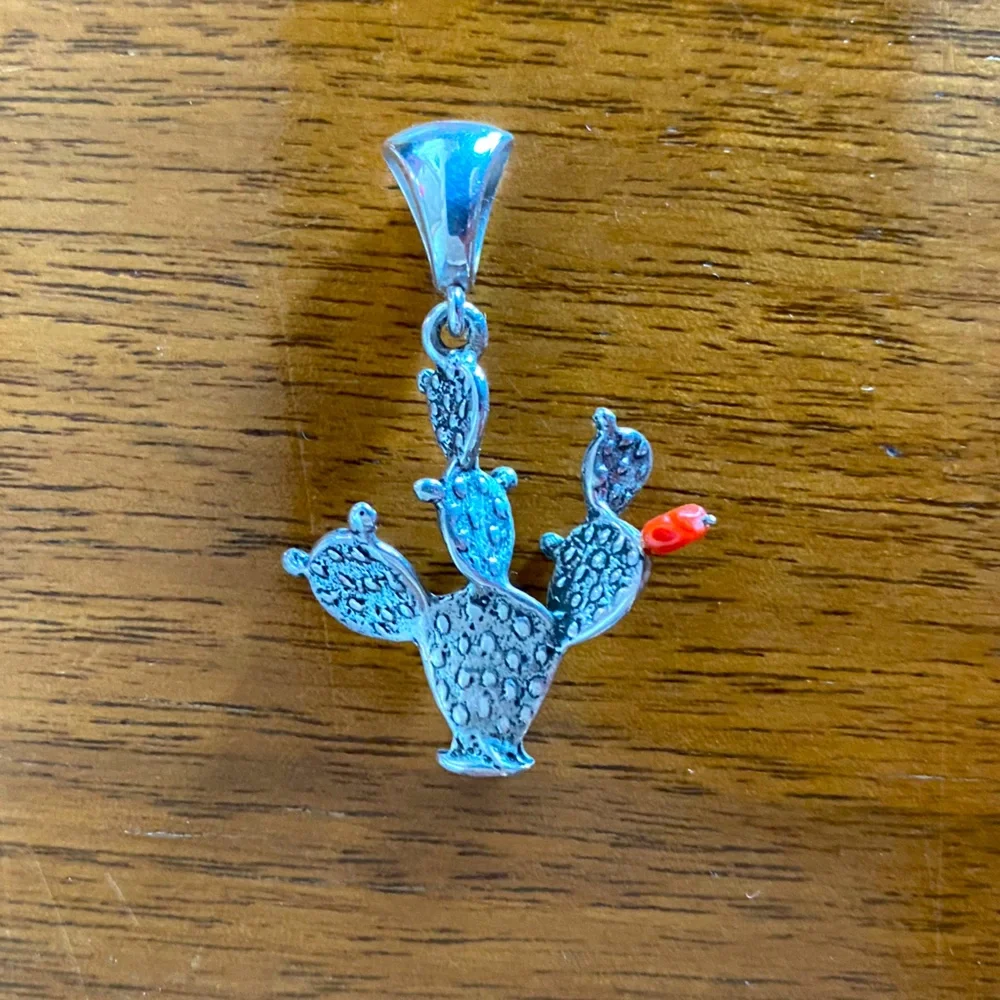 925 3D Sterling Silver Prickly Pear Cactus Pendant with Coral Bead Blossom - Picture 1 of 5